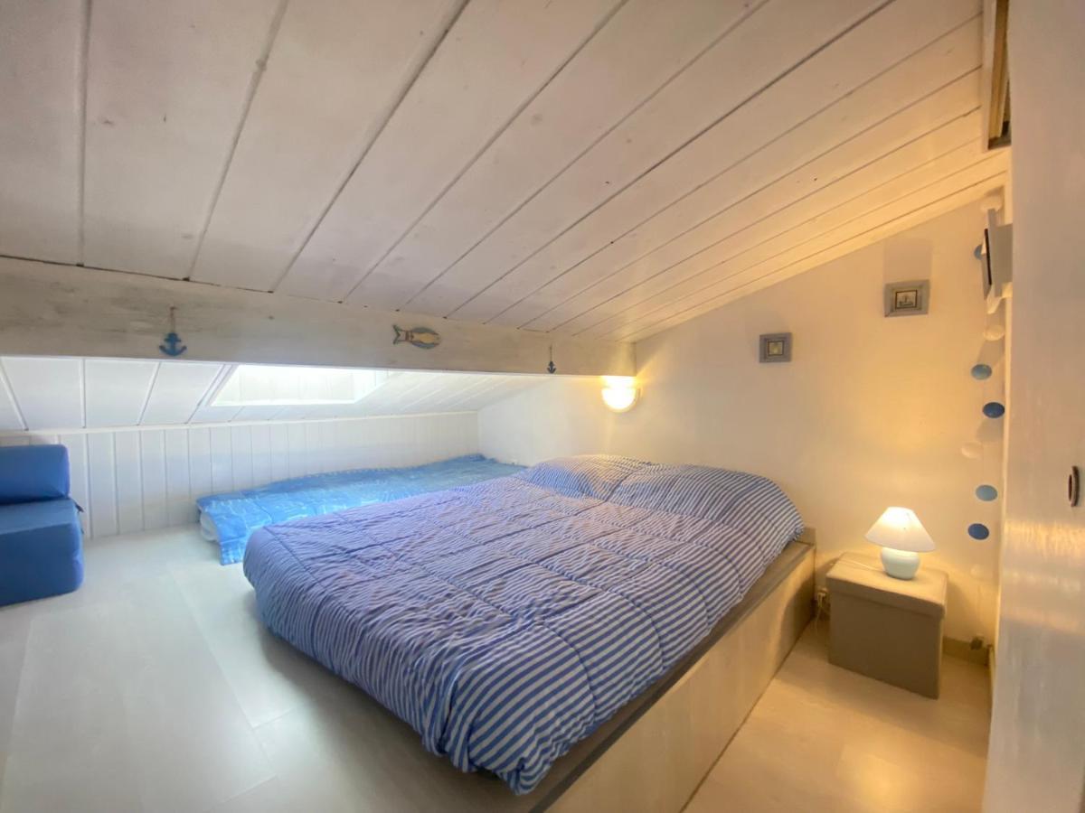 La Maison Bleue Gruissan Bagian luar foto